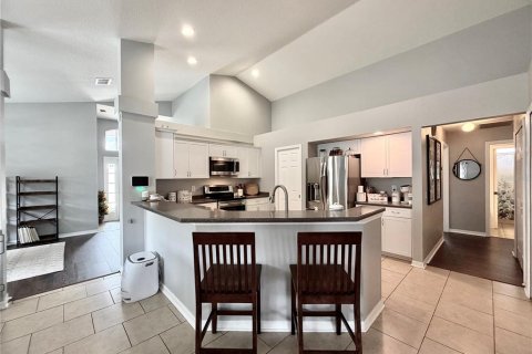 House in Hudson, Florida 4 bedrooms, 180.69 sq.m. № 2150690 - photo 6