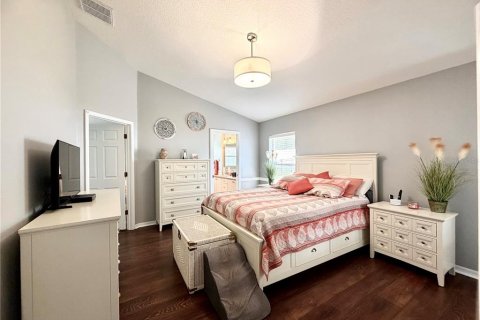 House in Hudson, Florida 4 bedrooms, 180.69 sq.m. № 2150690 - photo 22