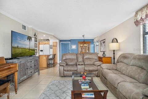Condo in Ormond Beach, Florida, 2 bedrooms  № 2310484 - photo 16