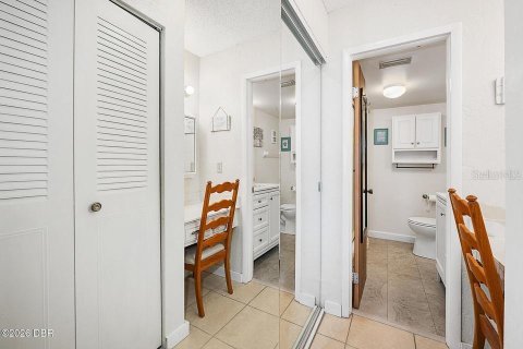 Condo in Ormond Beach, Florida, 2 bedrooms  № 2310484 - photo 29