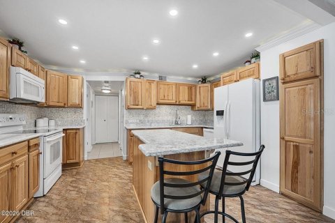Condo in Ormond Beach, Florida, 2 bedrooms  № 2310484 - photo 18