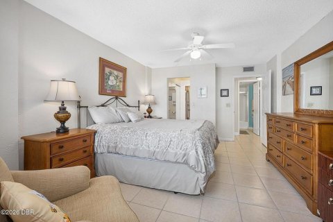 Condo in Ormond Beach, Florida, 2 bedrooms  № 2310484 - photo 25