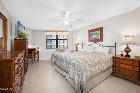 Condo in Ormond Beach, Florida, 2 bedrooms  № 2310484 - photo 24