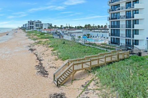 Condo in Ormond Beach, Florida, 2 bedrooms  № 2310484 - photo 9
