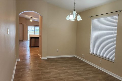 House in Gibsonton, Florida 3 bedrooms, 129.6 sq.m. № 2231797 - photo 2