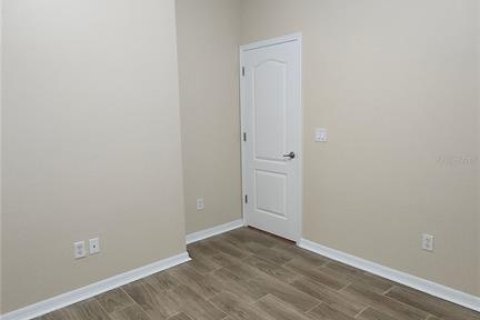 House in Gibsonton, Florida 3 bedrooms, 129.6 sq.m. № 2231797 - photo 9
