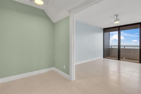 Condo in Daytona Beach, Florida, 2 bedrooms  № 1434146 - photo 28