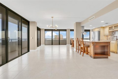 Condo in Daytona Beach, Florida, 2 bedrooms  № 1434146 - photo 24