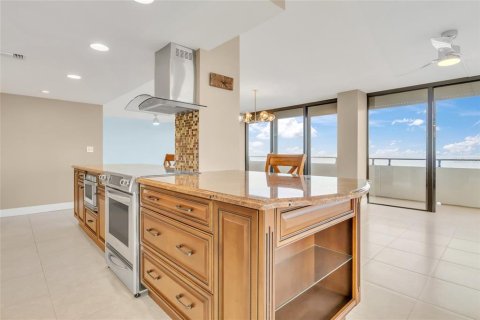 Condo in Daytona Beach, Florida, 2 bedrooms  № 1434146 - photo 16