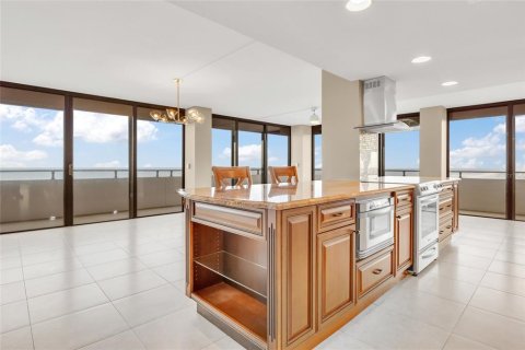 Condo in Daytona Beach, Florida, 2 bedrooms  № 1434146 - photo 9