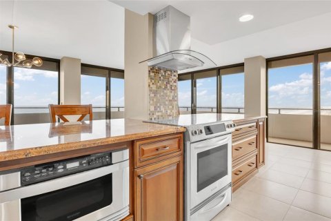 Condo in Daytona Beach, Florida, 2 bedrooms  № 1434146 - photo 18