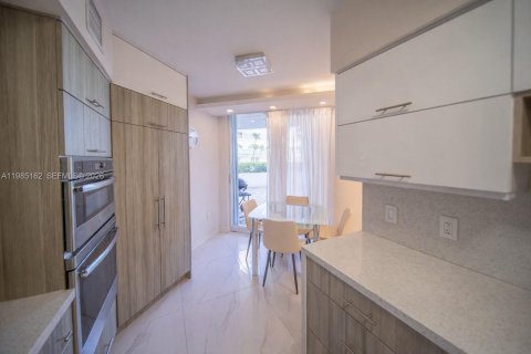 Copropriété à louer à Sunny Isles Beach, Floride: 2 chambres, 135.64 m2 № 2048307 - photo 8