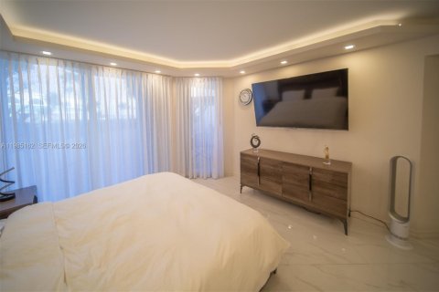 Copropriété à louer à Sunny Isles Beach, Floride: 2 chambres, 135.64 m2 № 2048307 - photo 13