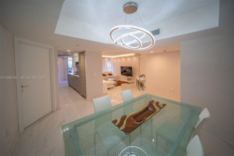 Copropriété à louer à Sunny Isles Beach, Floride: 2 chambres, 135.64 m2 № 2048307 - photo 6