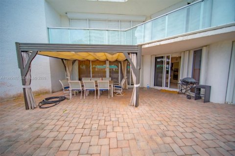 Copropriété à louer à Sunny Isles Beach, Floride: 2 chambres, 135.64 m2 № 2048307 - photo 26