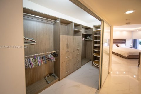 Copropriété à louer à Sunny Isles Beach, Floride: 2 chambres, 135.64 m2 № 2048307 - photo 16