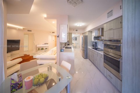 Copropriété à louer à Sunny Isles Beach, Floride: 2 chambres, 135.64 m2 № 2048307 - photo 11