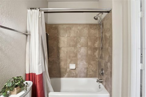 Condominio en venta en Davenport, Florida, 3 dormitorios, 123.19 m2 № 2114270 - foto 18
