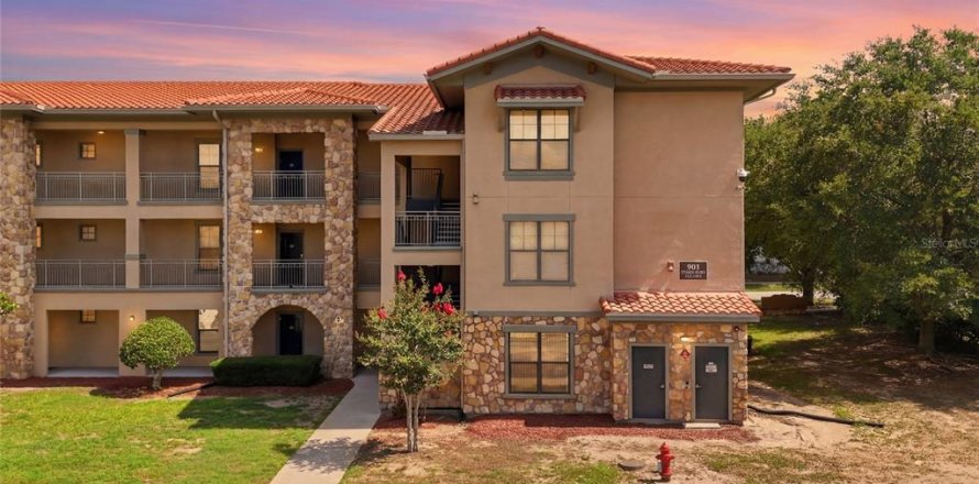 Condominio en Davenport, Florida, 3 dormitorios № 2114270