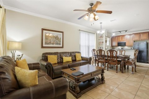 Condominio en venta en Davenport, Florida, 3 dormitorios, 123.19 m2 № 2114270 - foto 11