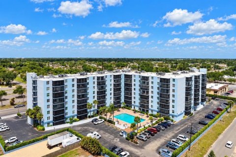 Condo in Bradenton, Florida, 2 bedrooms  № 2352306