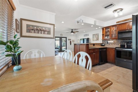 House in Dunedin, Florida 3 bedrooms, 126.53 sq.m. № 2127139 - photo 6