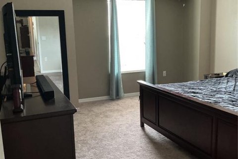 Townhouse in Seffner, Florida 3 bedrooms, 164.9 sq.m. № 2203263 - photo 29