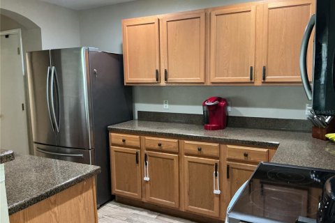 Townhouse in Seffner, Florida 3 bedrooms, 164.9 sq.m. № 2203263 - photo 14