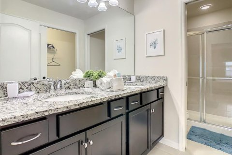 Adosado en venta en Kissimmee, Florida, 5 dormitorios, 210.24 m2 № 1602233 - foto 4