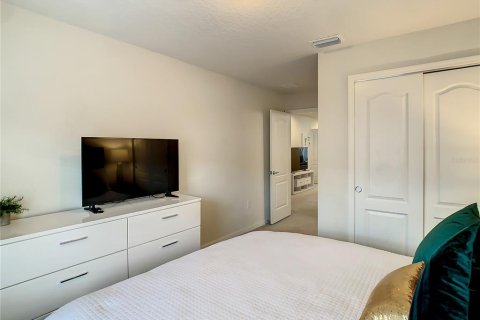 Adosado en venta en Kissimmee, Florida, 5 dormitorios, 210.24 m2 № 1602233 - foto 6
