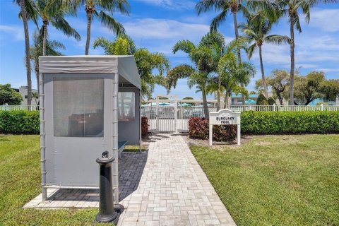 Condominio en venta en Delray Beach, Florida, 1 dormitorio, 76.92 m2 № 2246585 - foto 19