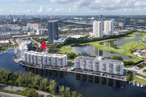Condominio en venta en Hallandale Beach, Florida, 2 dormitorios, 106.84 m2 № 2075169 - foto 27