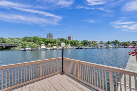 Condominio en venta en Hallandale Beach, Florida, 2 dormitorios, 106.84 m2 № 2075169 - foto 22