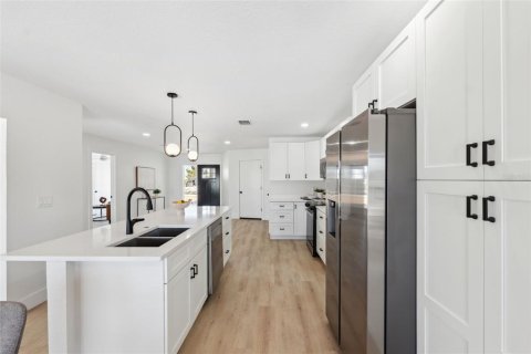 Villa ou maison à vendre à Bradenton, Floride: 4 chambres, 205.13 m2 № 1632338 - photo 10