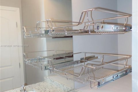 Condo in Pompano Beach, Florida, 1 bedroom  № 2043111 - photo 13