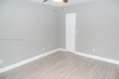 Condo in Pompano Beach, Florida, 1 bedroom  № 2043111 - photo 10