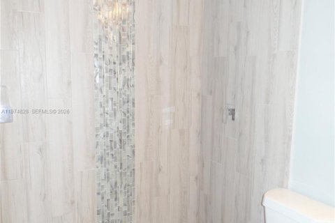 Condo in Pompano Beach, Florida, 1 bedroom  № 2043111 - photo 14