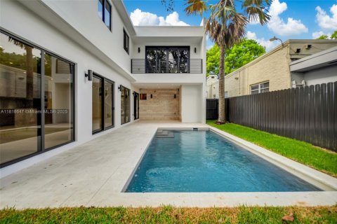 Villa ou maison à vendre à Miami, Floride: 5 chambres, 278.71 m2 № 1776138 - photo 15