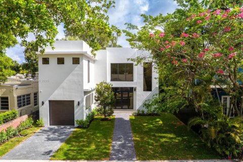 Villa ou maison à vendre à Miami, Floride: 5 chambres, 278.71 m2 № 1776138 - photo 3
