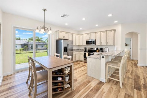 Villa ou maison à vendre à Port Charlotte, Floride: 3 chambres, 119.57 m2 № 2423669 - photo 12