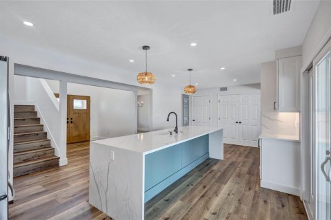 Casa en venta en Palmetto, Florida, 4 dormitorios, 257.99 m2 № 1760634 - foto 9