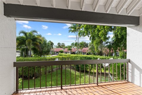 Townhouse in Weston, Florida 3 bedrooms, 190.45 sq.m. № 1944003 - photo 26