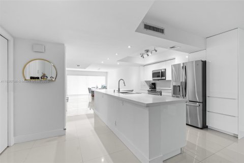 Townhouse in Weston, Florida 3 bedrooms, 190.45 sq.m. № 1944003 - photo 8