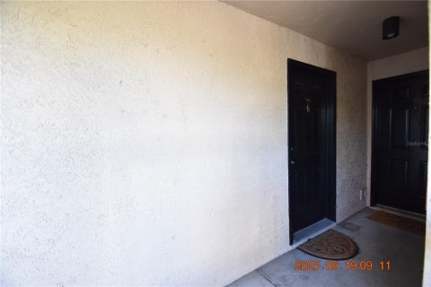 Снять в аренду кондоминиум в Клируотер, Флорида 1 комната, 82.4м2, № 1793946 - фото 2