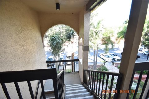 Снять в аренду кондоминиум в Клируотер, Флорида 1 комната, 82.4м2, № 1793946 - фото 3