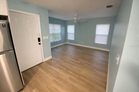 Villa ou maison à louer à Saint Petersburg, Floride: 4 chambres, 114.73 m2 № 2322556 - photo 3