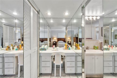 Copropriété à vendre à Hollywood, Floride: 2 chambres, 92.16 m2 № 1960435 - photo 13