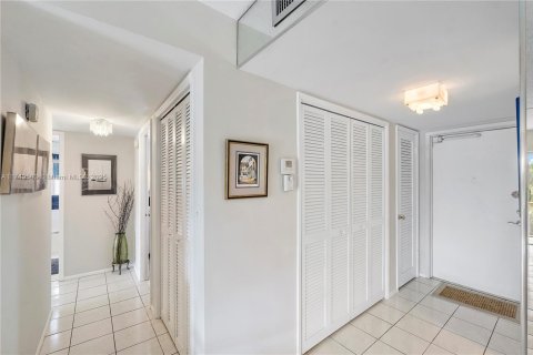 Copropriété à vendre à Hollywood, Floride: 2 chambres, 92.16 m2 № 1960435 - photo 18