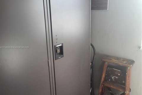 Copropriété à vendre à Hollywood, Floride: 2 chambres, 92.16 m2 № 1960435 - photo 28