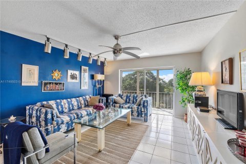 Copropriété à vendre à Hollywood, Floride: 2 chambres, 92.16 m2 № 1960435 - photo 5